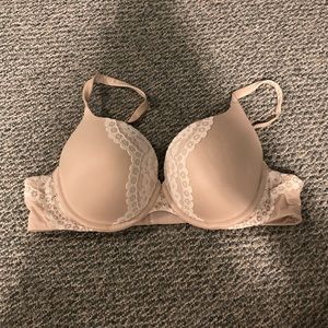 victoria secret bra !
